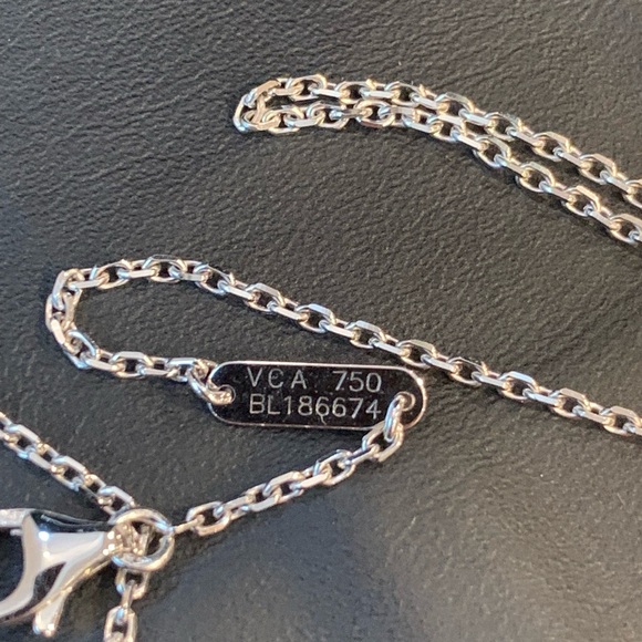 Van Cleef and Arpels Sugilite PURPLE Vintage Alhambra pendant 18k WG - Picture 11 of 12